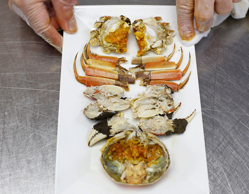 how to eat hairy crabs like a pro 