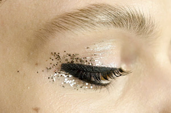 how to wear glitter eyeshadow for asian eyes