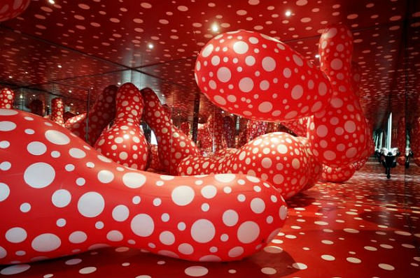 Polka dot fever: Louis Vuitton has a second collaboration with artist Yayoi  Kusama - CNA Luxury