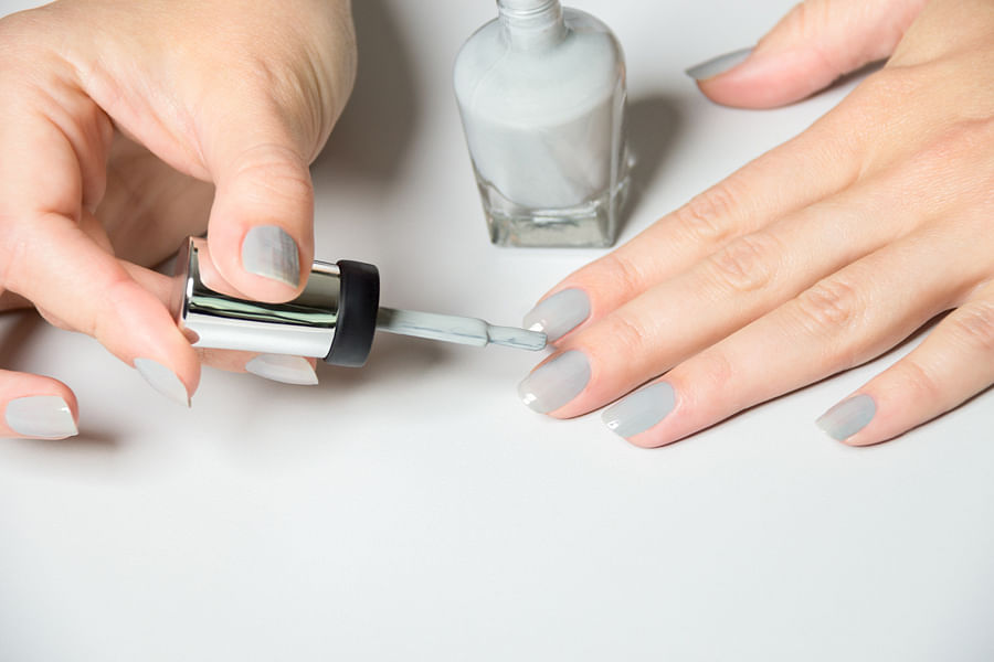 how to prevent nail chipping non gel polish - DIY nail hacks
