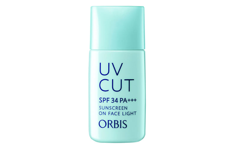 orbis_uv_cut_sunscreen_on_face_light