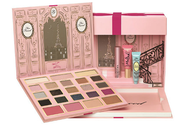 prettiest makeup palettes to gift and get this Christmas too faced 