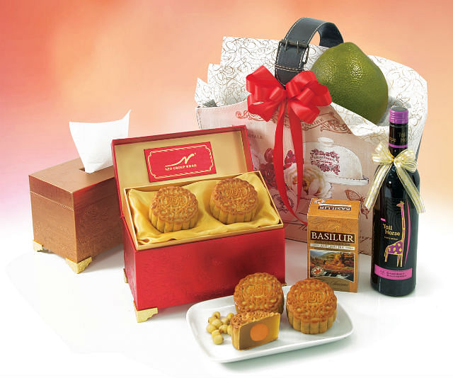 places to get mooncake neo garden catering.jpg