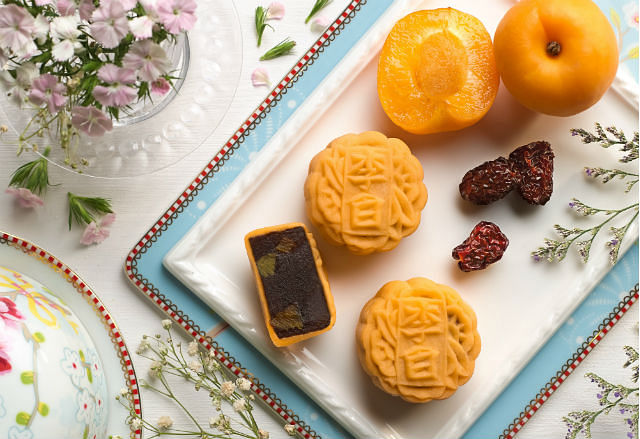 places to get special mooncakes in Singapore sheraton.jpg