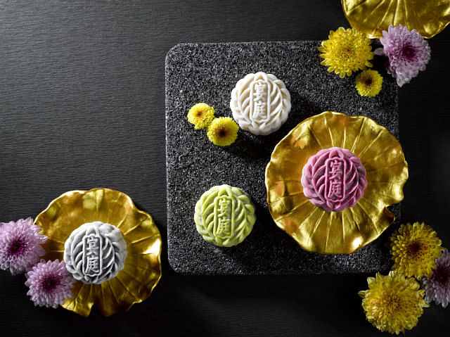 places to get special mooncakes in Singapore st regis.jpg