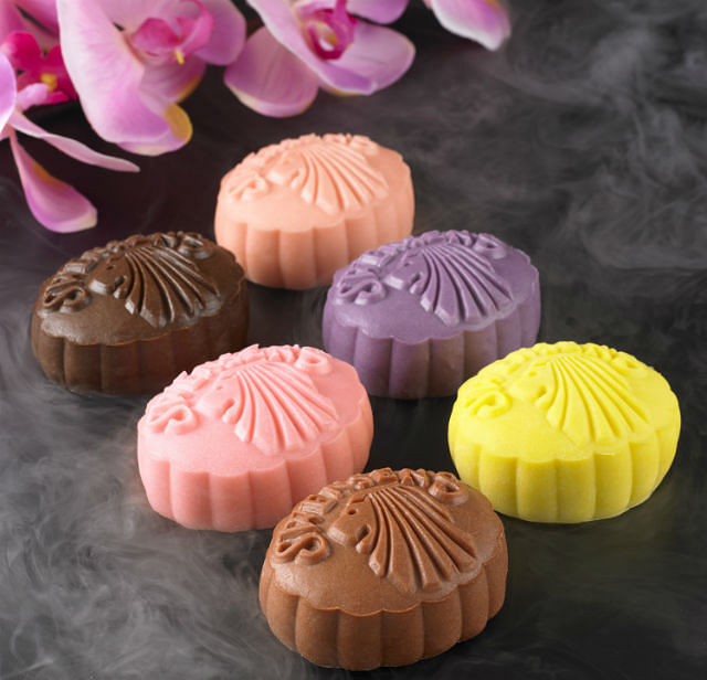 places to get special mooncakes in Singapore swensens.jpg